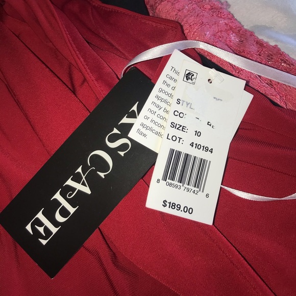 Dress - Picture 2 of 3